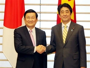 国家主席张晋创与日本首相会谈 